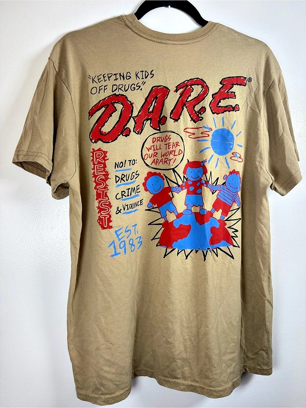 D.A.R.E. Keeping Kids Off Drugs. Graphic Short Sleeve Tee Size Large